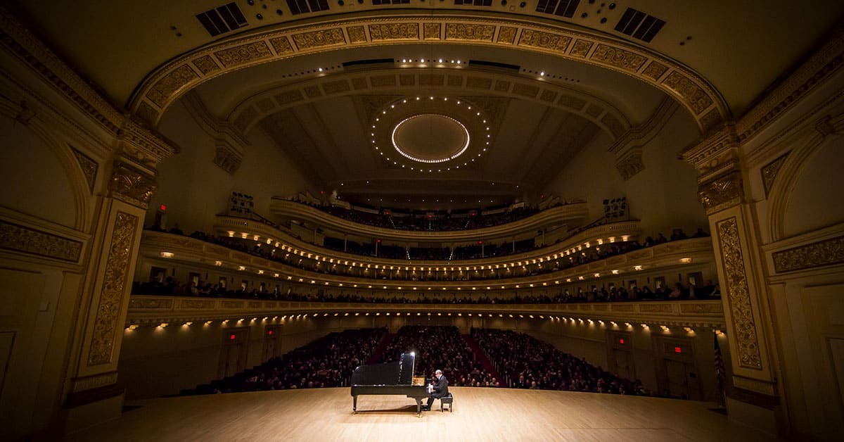 Carnegie Hall es una de las salas de conciertos más grandes del mundo.