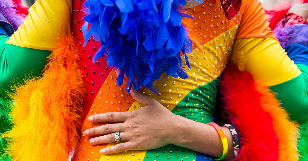 Die neue Queens Pride Parade überzieht Jackson Heights in Regenbogenfarben