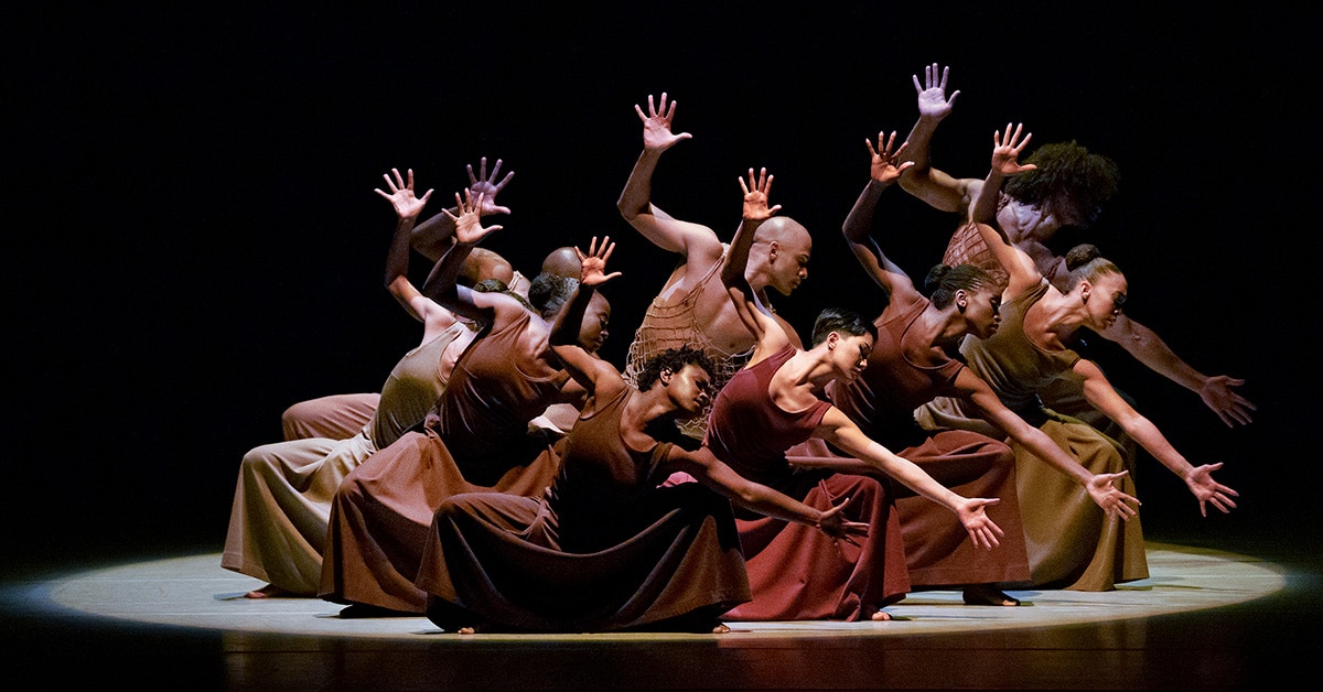 Alvin Ailey American Dance Theatre ist die afroamerikanische Kompanie für modernen Tanz, die den modernen Tanz populär gemacht hat