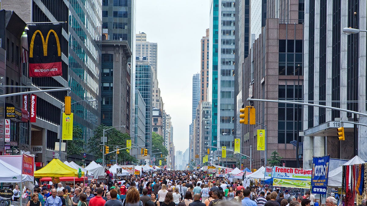 NYC Street Fairs (Dleindec/Dreamstime)