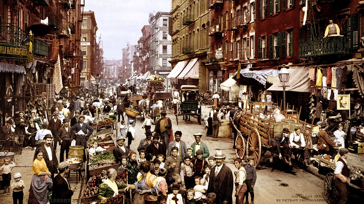 Italian Heritage Day in New York City - Mulberry St in Little Italy around 1900 (Library of Congress)